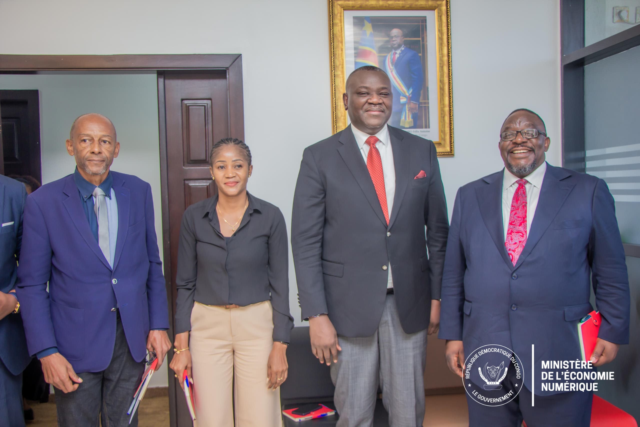 Économie numérique : Augustin Kibassa Maliba reçoit deux rapports sur l’état des lieux et les défis du secteur numérique en RDC